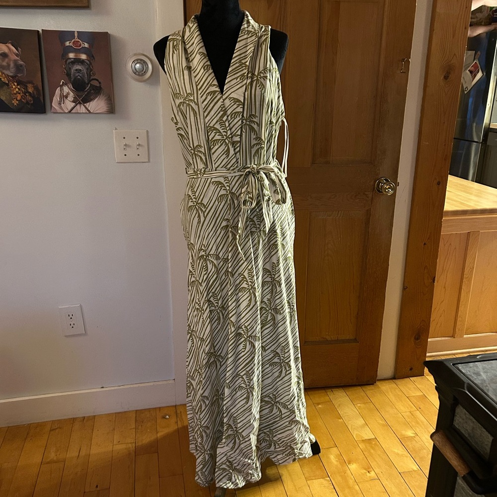 White House black market Leaf Print Maxi Dress